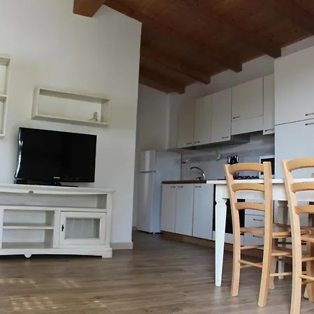 Case Vacanza Il Pino 1, *